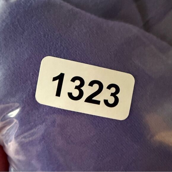 Essentials womens 3/4 sleeve shirt 4x with design on collar. - Picture 5 of 5